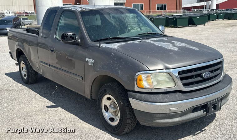 image for item NX9325 2002 Ford F150 SuperCab pickup truck