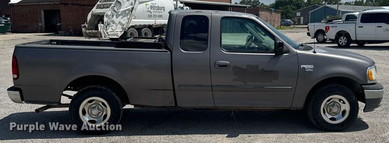 image for item NX9325 2002 Ford F150 SuperCab pickup truck