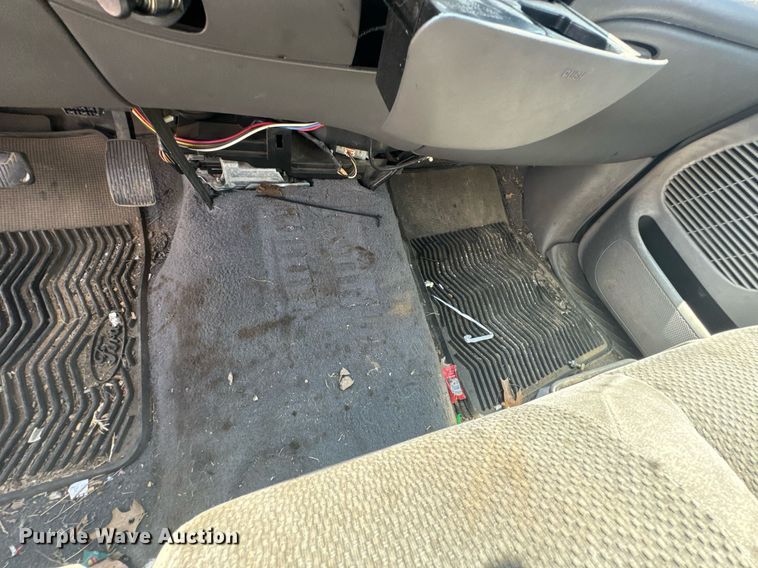 image for item NX9325 2002 Ford F150 SuperCab pickup truck