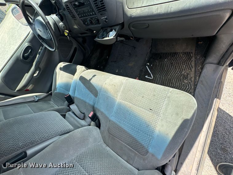 image for item NX9325 2002 Ford F150 SuperCab pickup truck