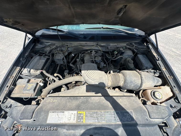 image for item NX9325 2002 Ford F150 SuperCab pickup truck