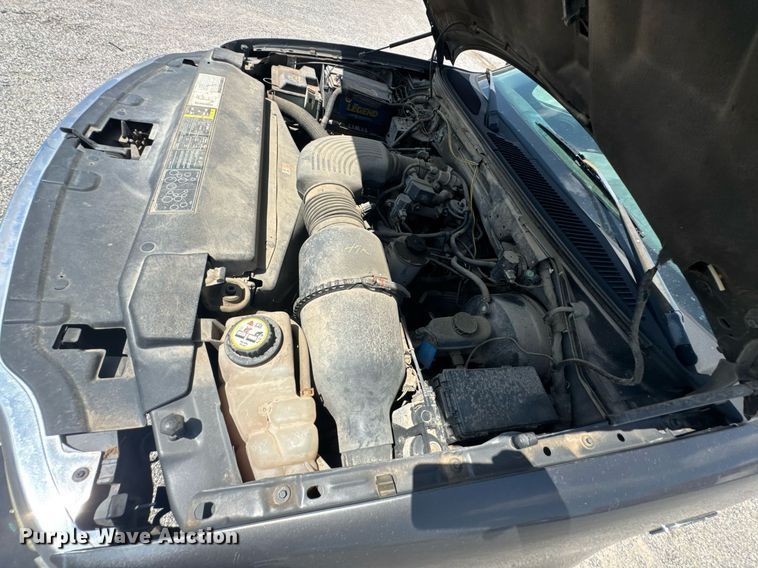 image for item NX9325 2002 Ford F150 SuperCab pickup truck