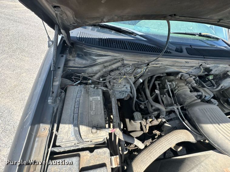 image for item NX9325 2002 Ford F150 SuperCab pickup truck