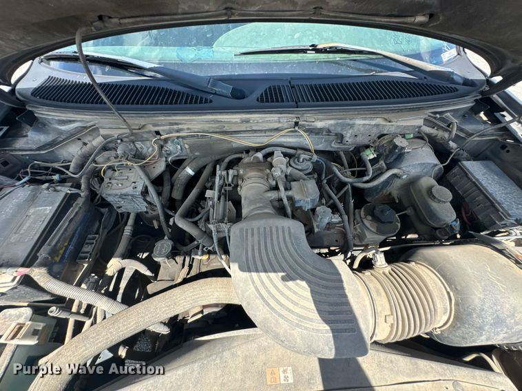 image for item NX9325 2002 Ford F150 SuperCab pickup truck