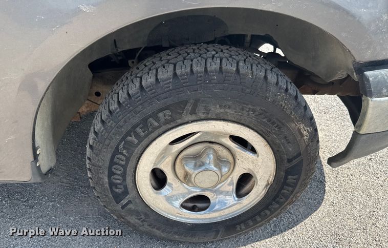 image for item NX9325 2002 Ford F150 SuperCab pickup truck