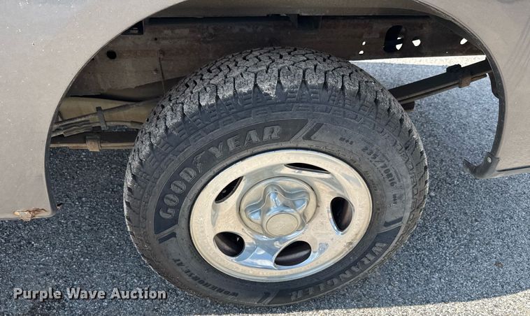 image for item NX9325 2002 Ford F150 SuperCab pickup truck