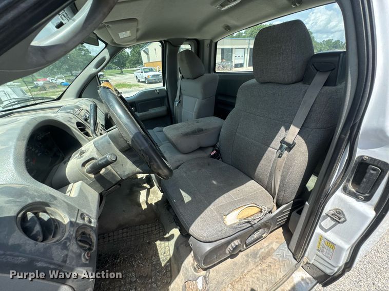 image for item NX9332 2006 Ford F150 pickup truck