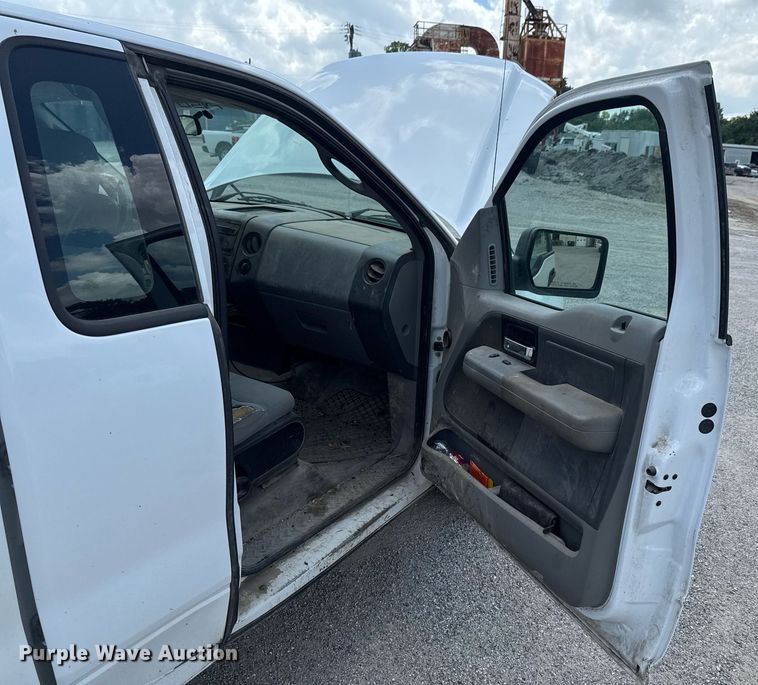 image for item NX9332 2006 Ford F150 pickup truck