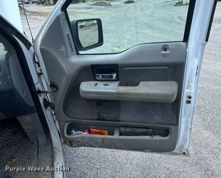 image for item NX9332 2006 Ford F150 pickup truck