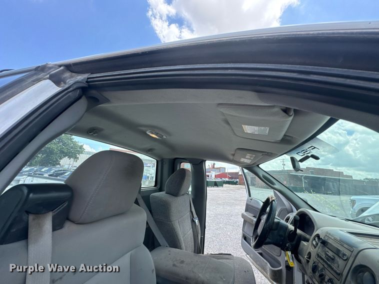 image for item NX9332 2006 Ford F150 pickup truck