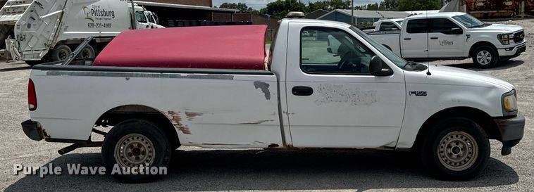 image for item NX9333 1998 Ford F150 pickup truck