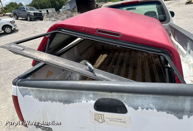 image for item NX9333 1998 Ford F150 pickup truck