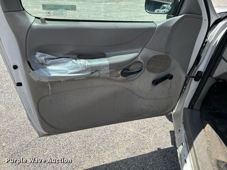 image for item NX9333 1998 Ford F150 pickup truck