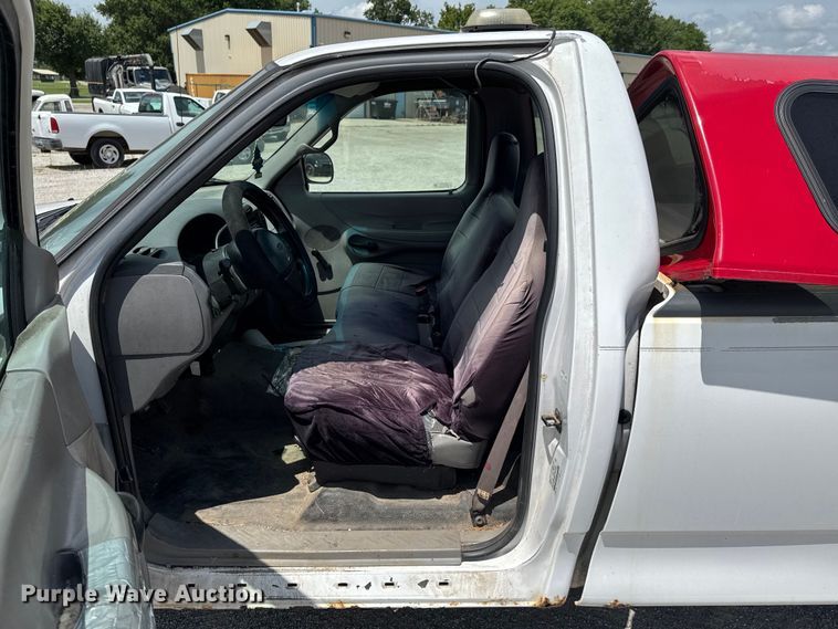 image for item NX9333 1998 Ford F150 pickup truck