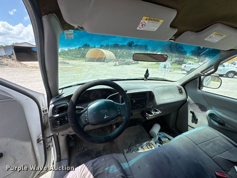 image for item NX9333 1998 Ford F150 pickup truck