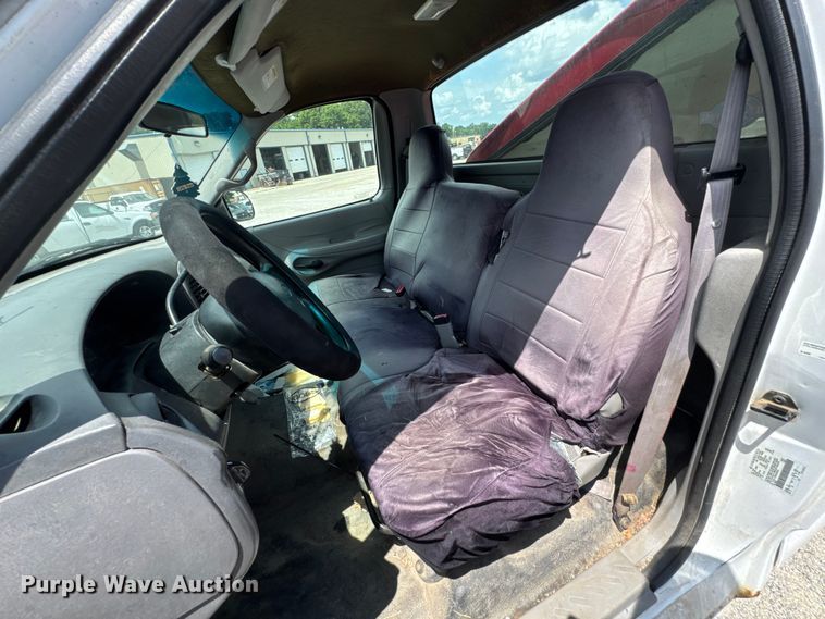 image for item NX9333 1998 Ford F150 pickup truck