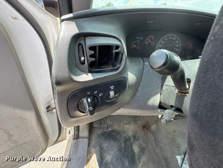 image for item NX9333 1998 Ford F150 pickup truck