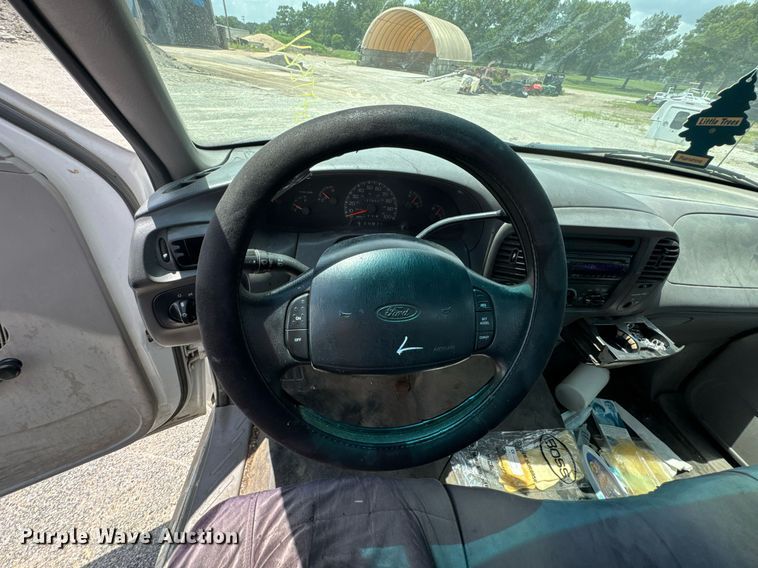 image for item NX9333 1998 Ford F150 pickup truck