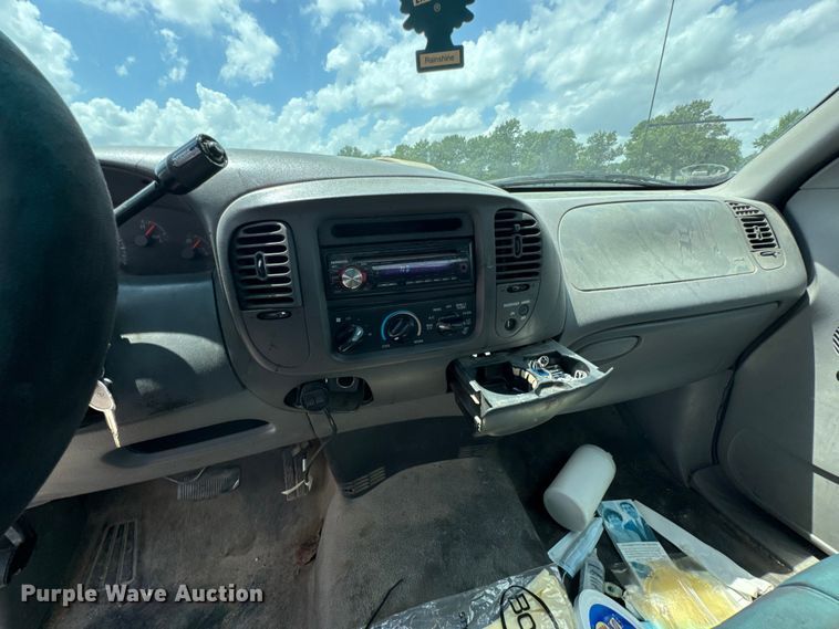 image for item NX9333 1998 Ford F150 pickup truck