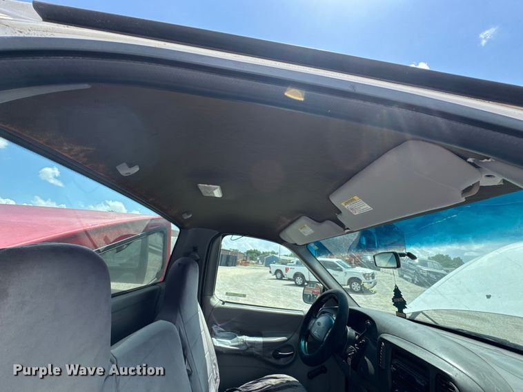 image for item NX9333 1998 Ford F150 pickup truck