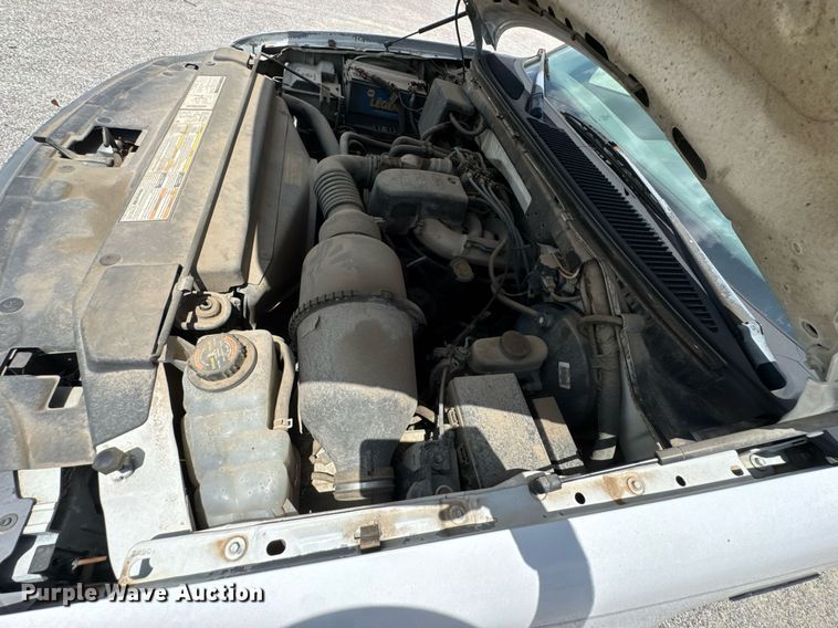 image for item NX9333 1998 Ford F150 pickup truck