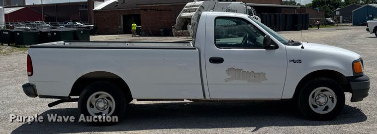 image for item NX9336 2004 Ford F150 pickup truck