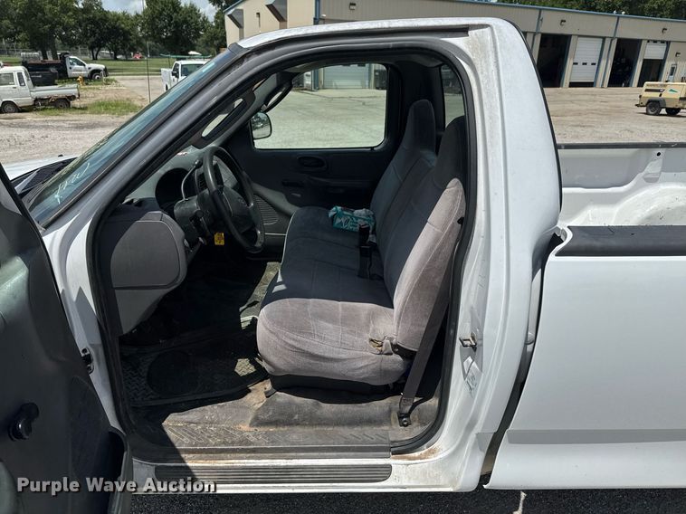 image for item NX9336 2004 Ford F150 pickup truck