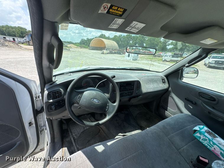 image for item NX9336 2004 Ford F150 pickup truck