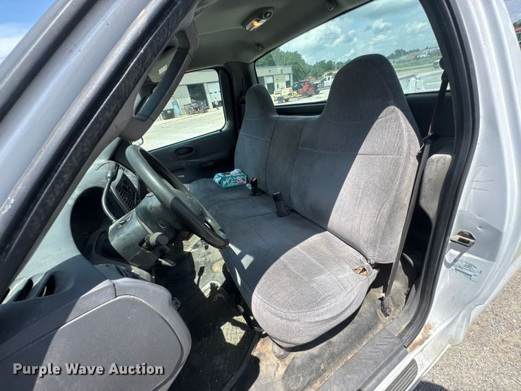 image for item NX9336 2004 Ford F150 pickup truck