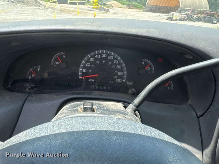 image for item NX9336 2004 Ford F150 pickup truck