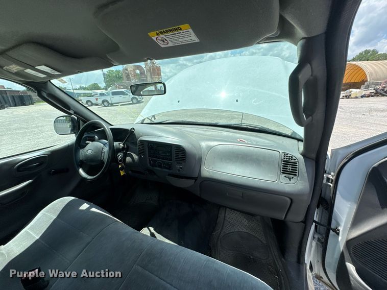 image for item NX9336 2004 Ford F150 pickup truck