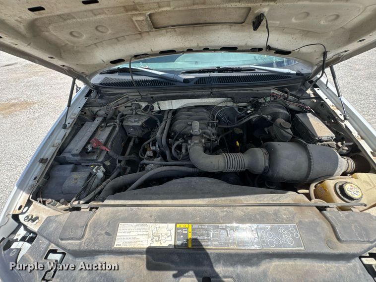 image for item NX9336 2004 Ford F150 pickup truck