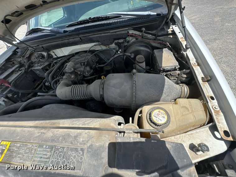 image for item NX9336 2004 Ford F150 pickup truck