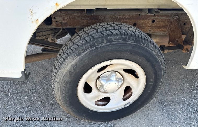 image for item NX9336 2004 Ford F150 pickup truck