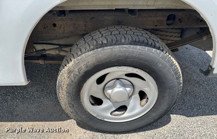 image for item NX9336 2004 Ford F150 pickup truck