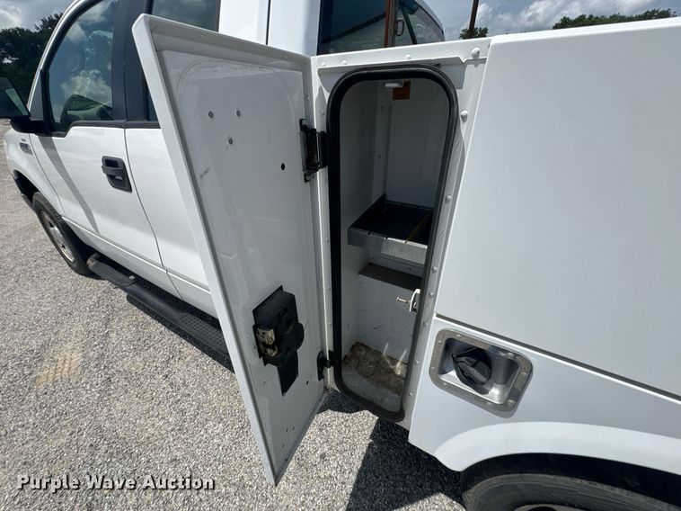 image for item NX9339 2006 Ford F150 SuperCab utility bed pickup truck