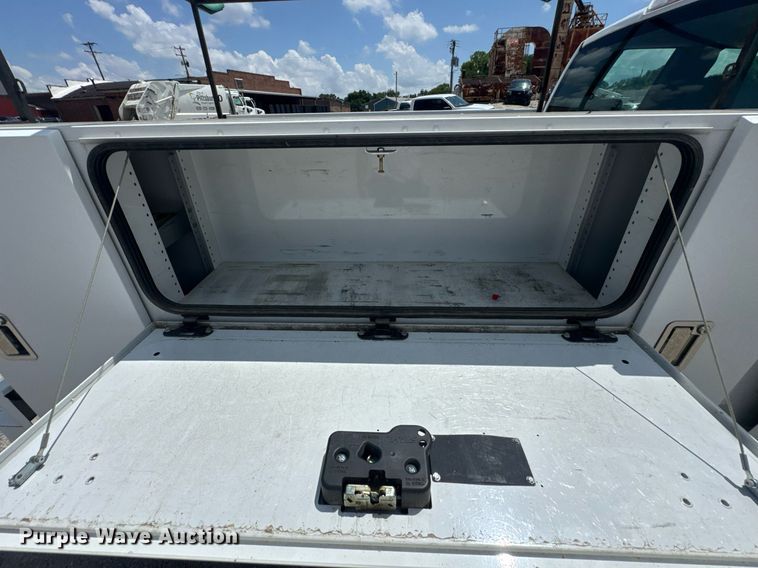 image for item NX9339 2006 Ford F150 SuperCab utility bed pickup truck