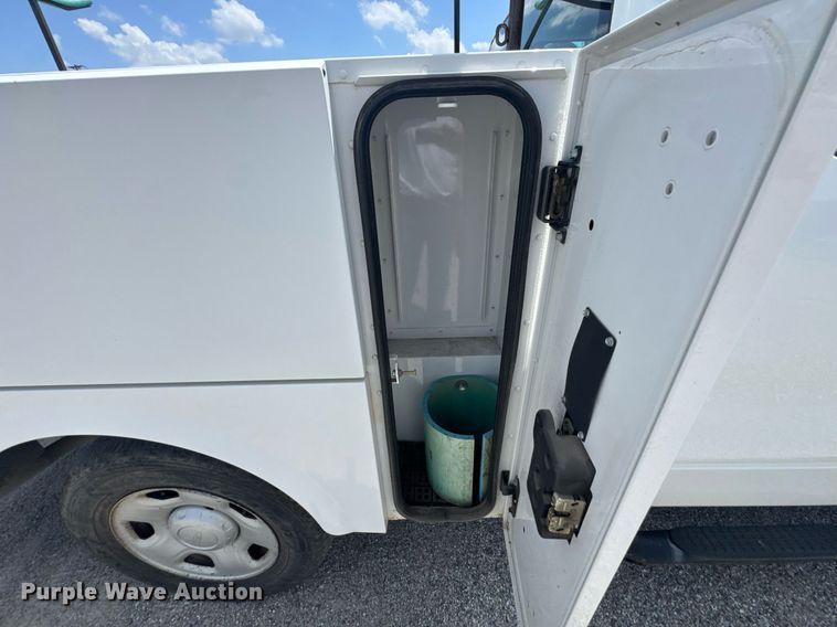 image for item NX9339 2006 Ford F150 SuperCab utility bed pickup truck