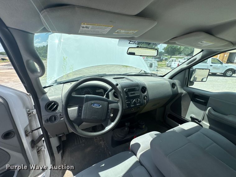 image for item NX9339 2006 Ford F150 SuperCab utility bed pickup truck