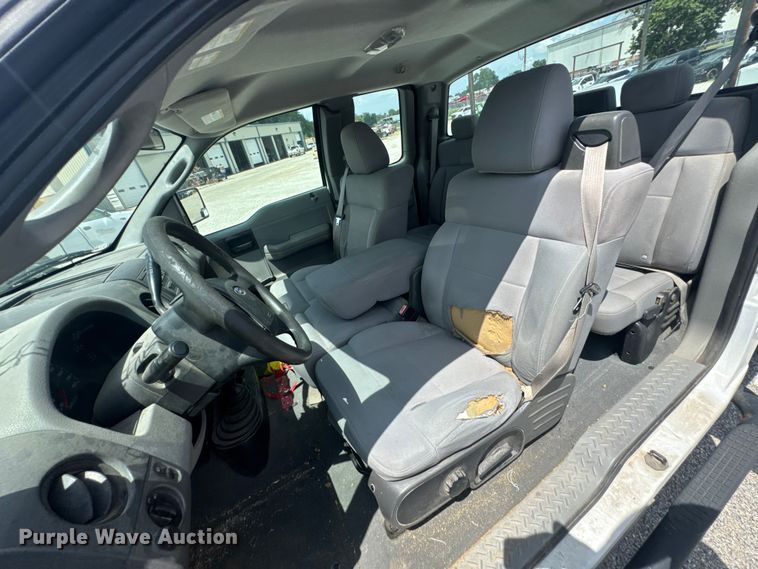 image for item NX9339 2006 Ford F150 SuperCab utility bed pickup truck