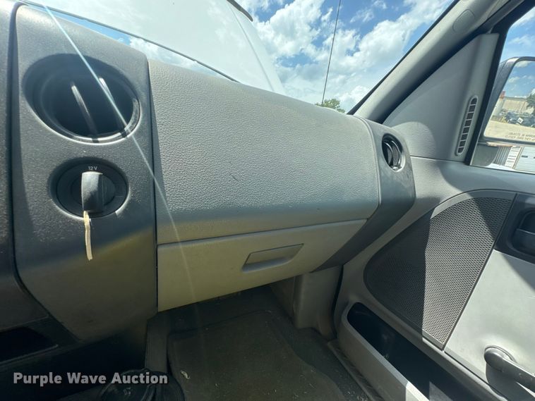 image for item NX9339 2006 Ford F150 SuperCab utility bed pickup truck