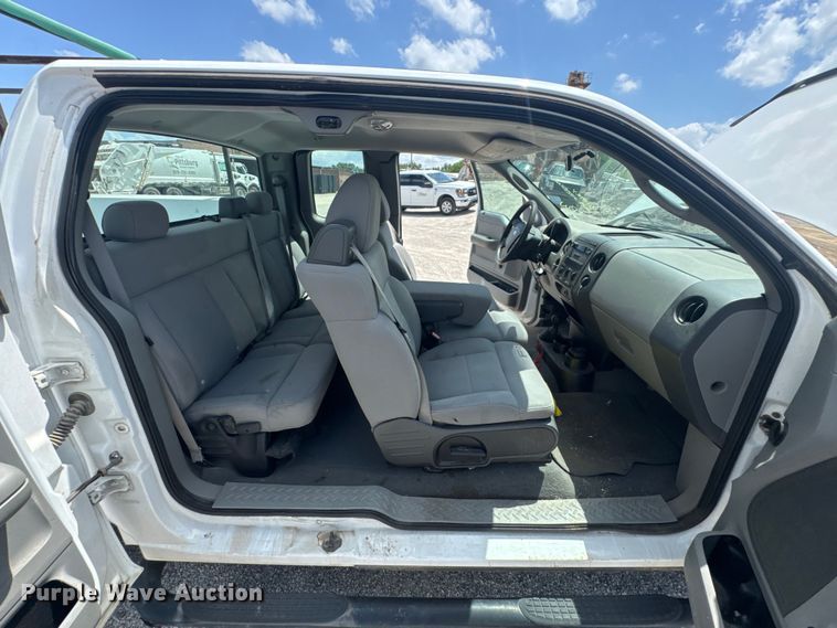 image for item NX9339 2006 Ford F150 SuperCab utility bed pickup truck