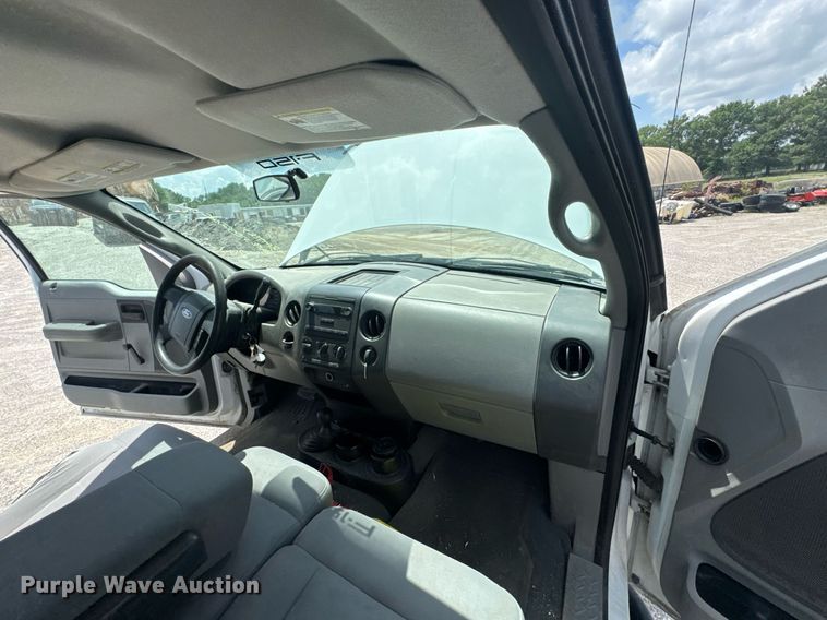 image for item NX9339 2006 Ford F150 SuperCab utility bed pickup truck