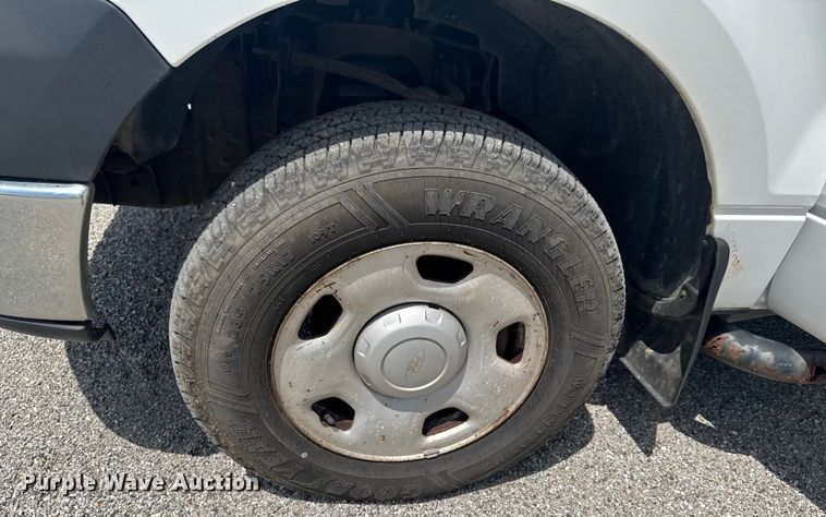 image for item NX9339 2006 Ford F150 SuperCab utility bed pickup truck