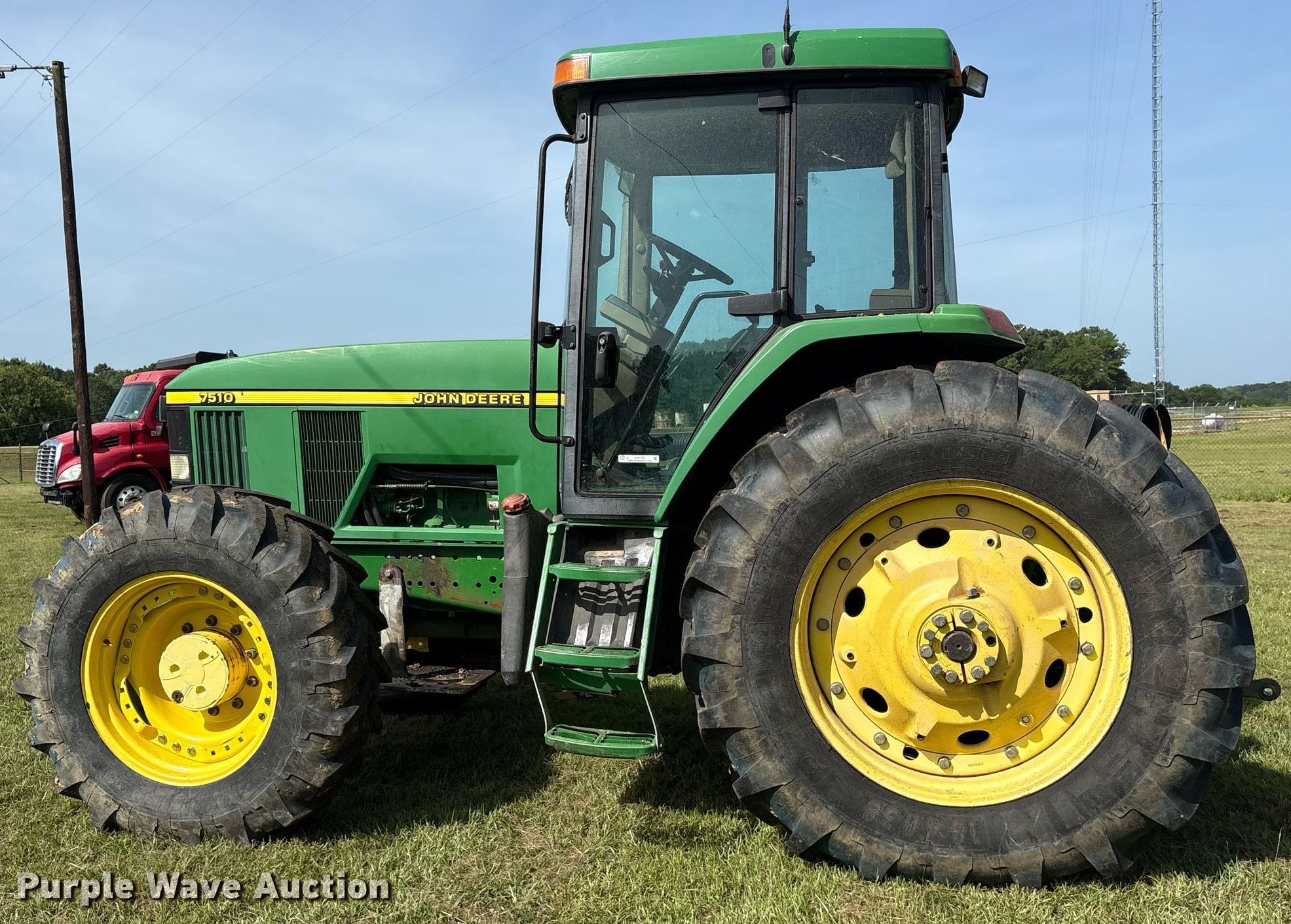 2001 John Deere 7510 MFWD tractor in Quitman, TX | Item