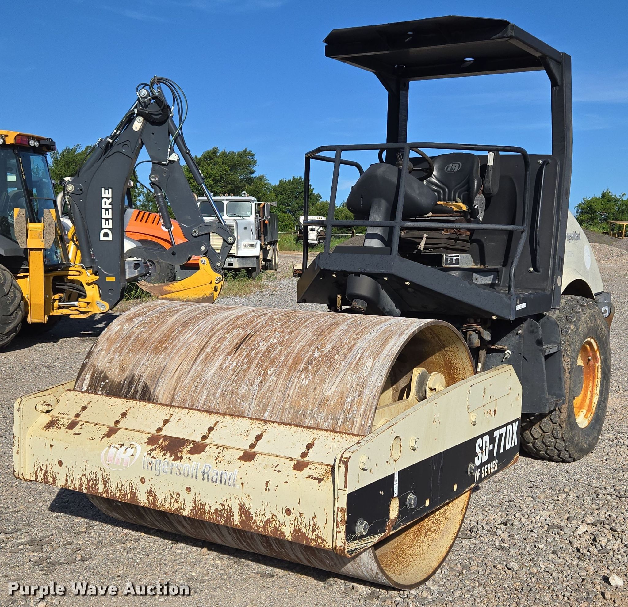 Ingersoll Rand SD-77DX TF single drum vibratory roller in Davis