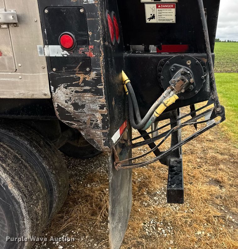 image for item DH9992 2014 Aulick 4270542 live bottom trailer