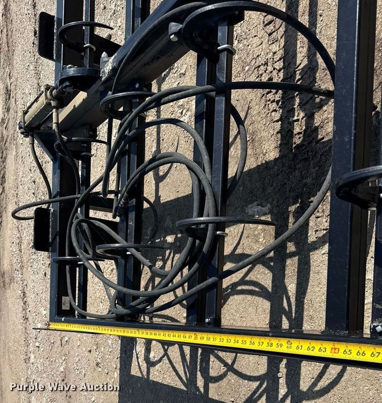 image for item DJ9678 Kuhns 408F bale accumulator grapple