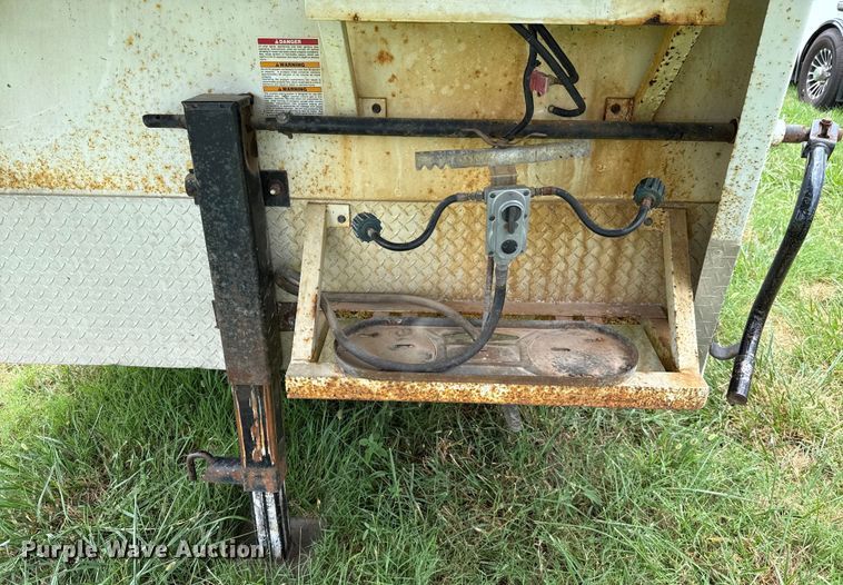 image for item DO7193 2015 Bison Coach Trail Hand livestock trailer