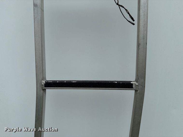 image for item DO7193 2015 Bison Coach Trail Hand livestock trailer